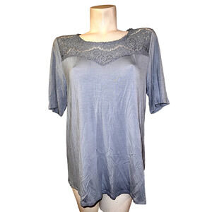 SOFT SURROUNDINGS Top Size L Dusty Blue Lace Detail Neckline SS Shirt Tunic
